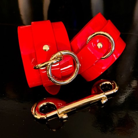 Kajdanki Na Nadgarstki High Gloss Wrist Cuffs Red/Gold Kinky Diva Kinky Diva
